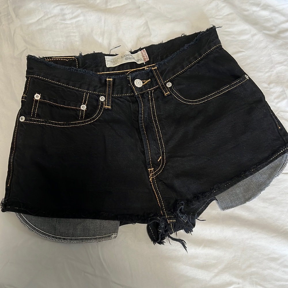 Levi’s black high waisted shorts